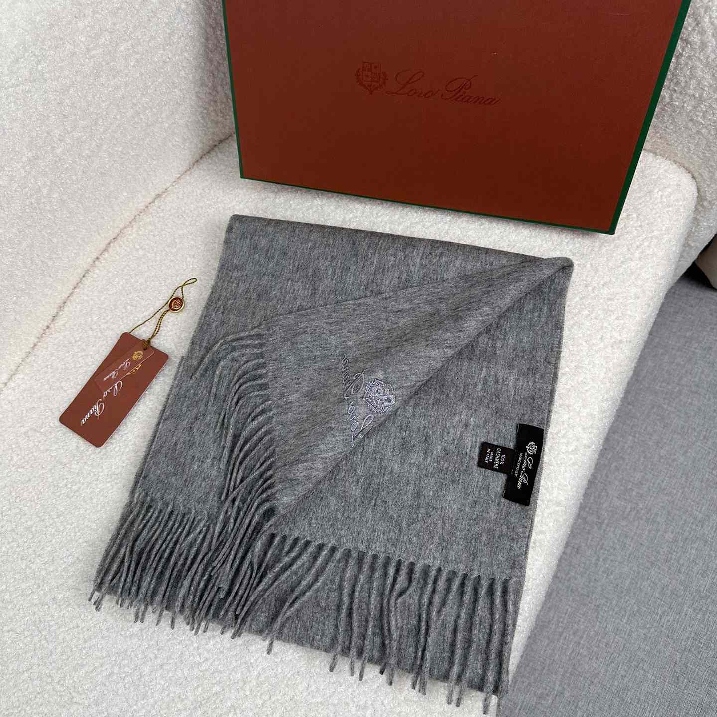Loro Piana Grande Unita Scarf - DopestKickz