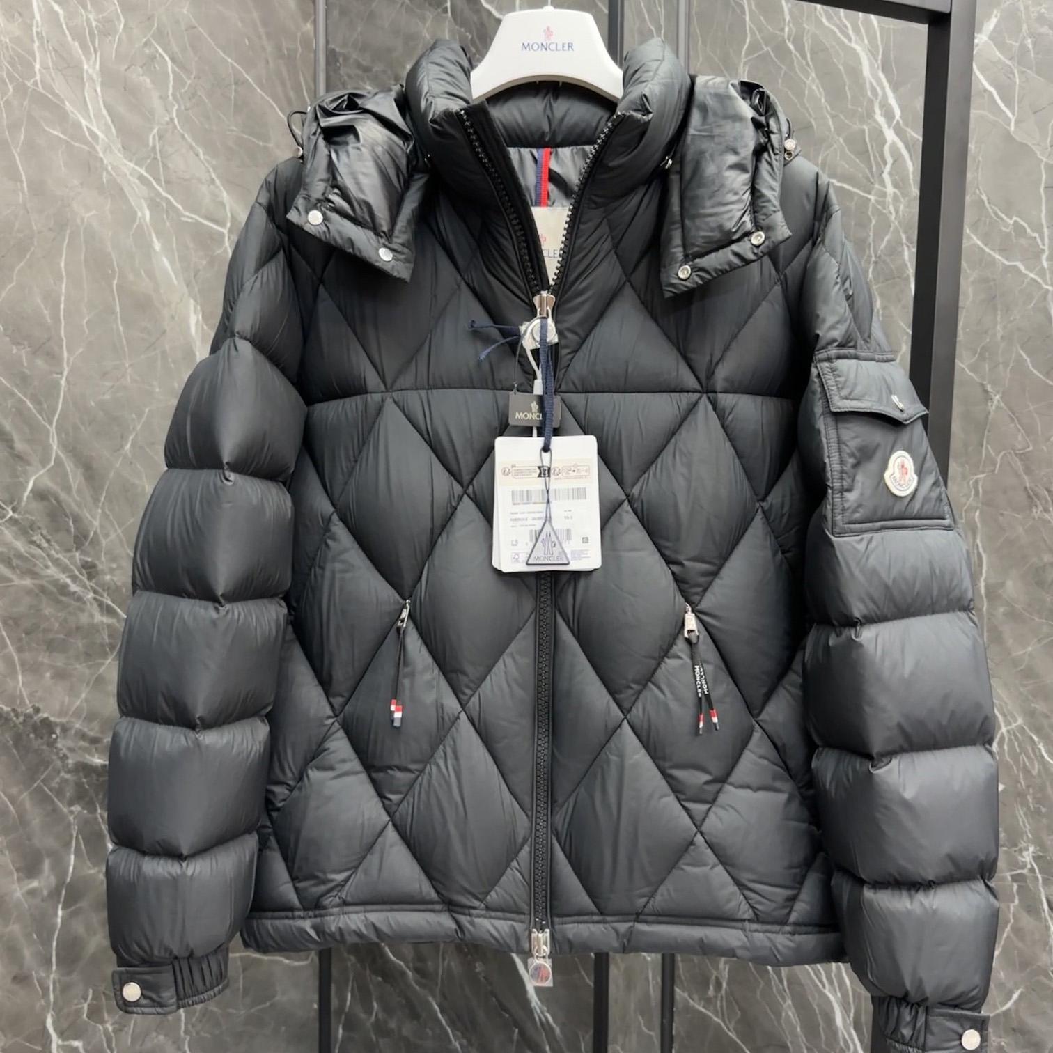 Moncler Averole Short Down Jacket - DopestKickz