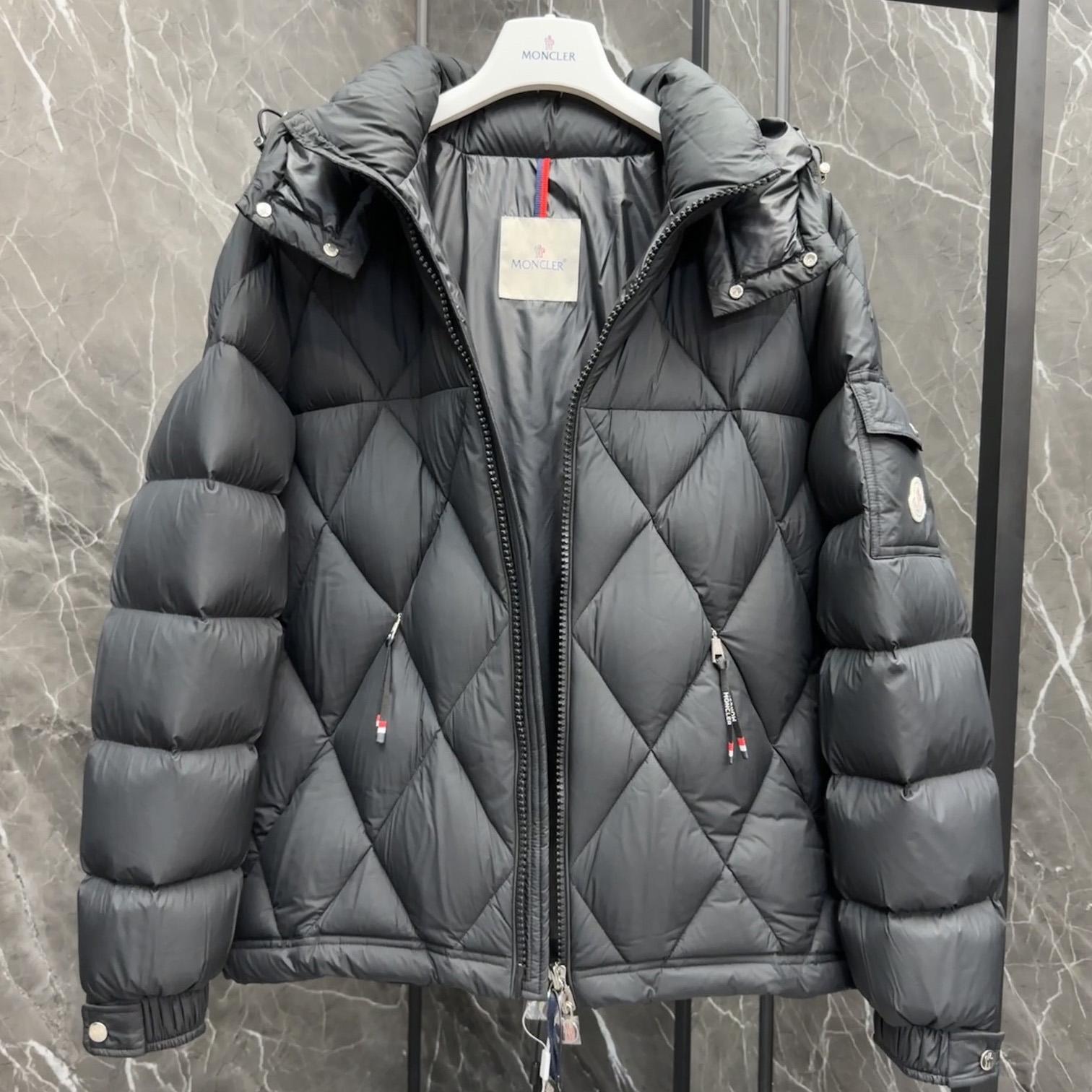 Moncler Averole Short Down Jacket - DopestKickz