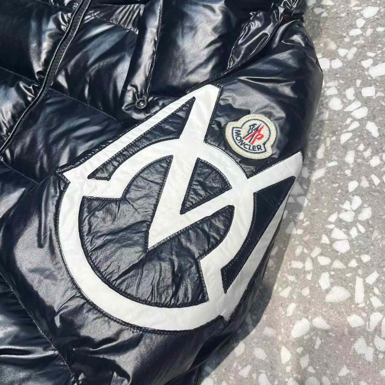 Moncler Saulx Short Down Jacket - DopestKickz