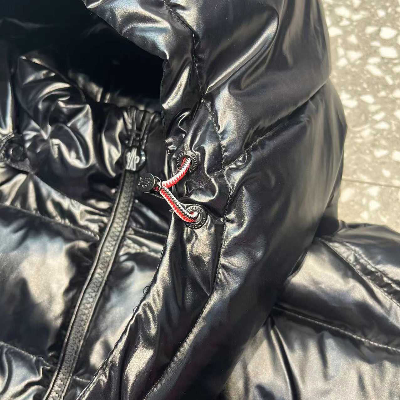 Moncler Saulx Short Down Jacket - DopestKickz