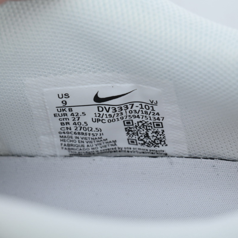 Air Max DN 'White Metallic Silver' Sneaker      DV3337-101  - DopestKickz