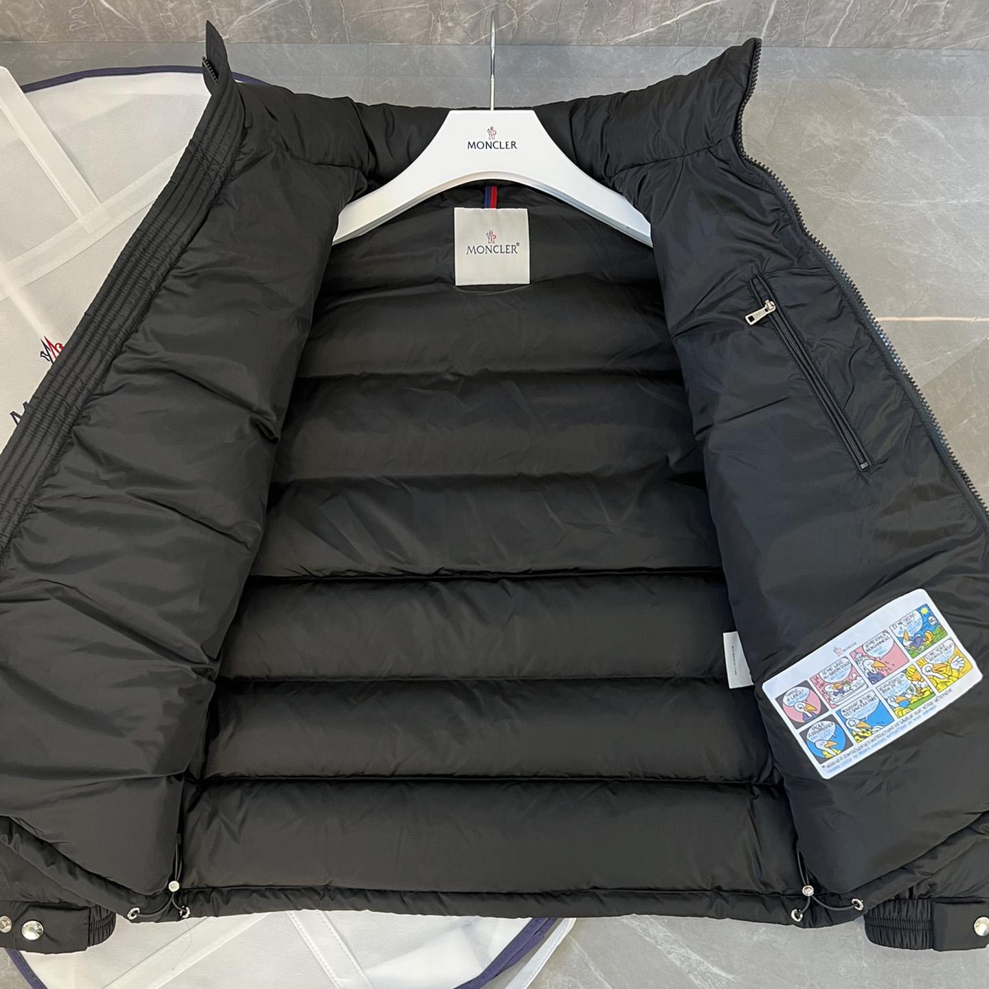 Moncler Bourne Short Down Jacket - DopestKickz