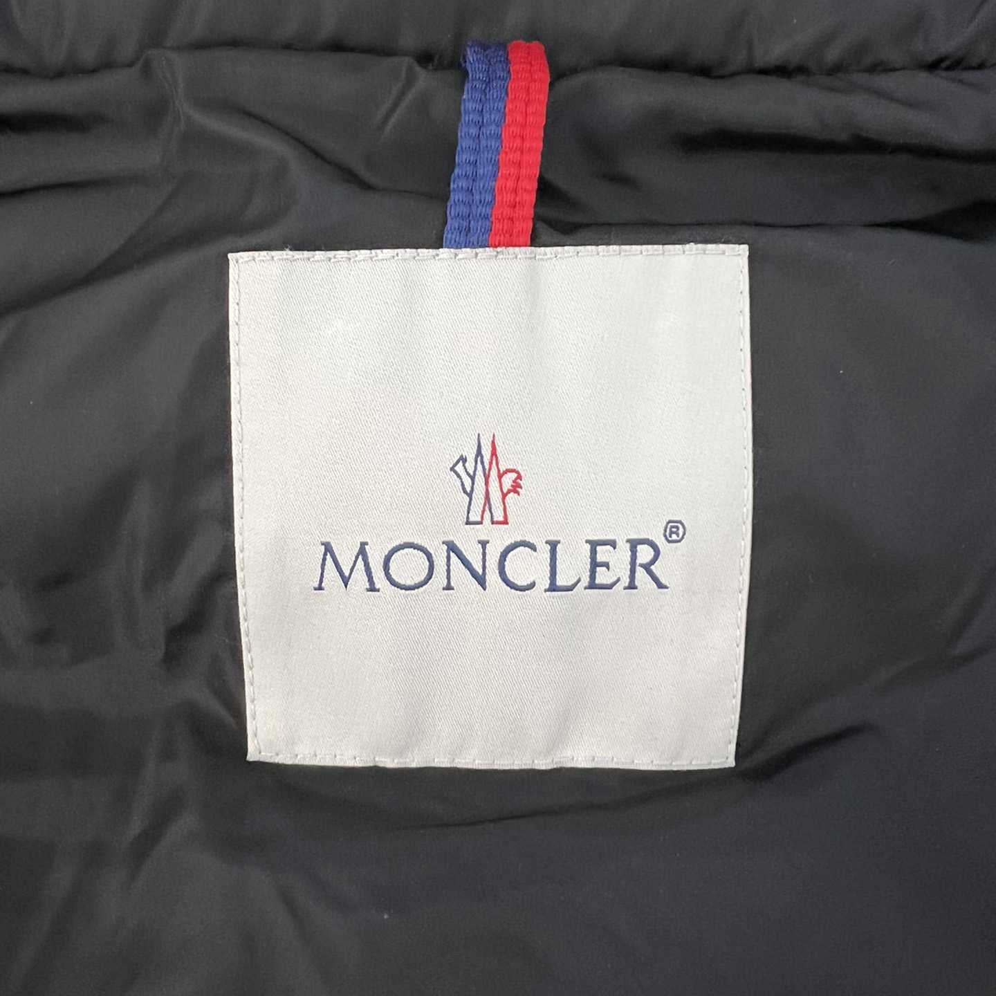 Moncler Bourne Short Down Jacket - DopestKickz