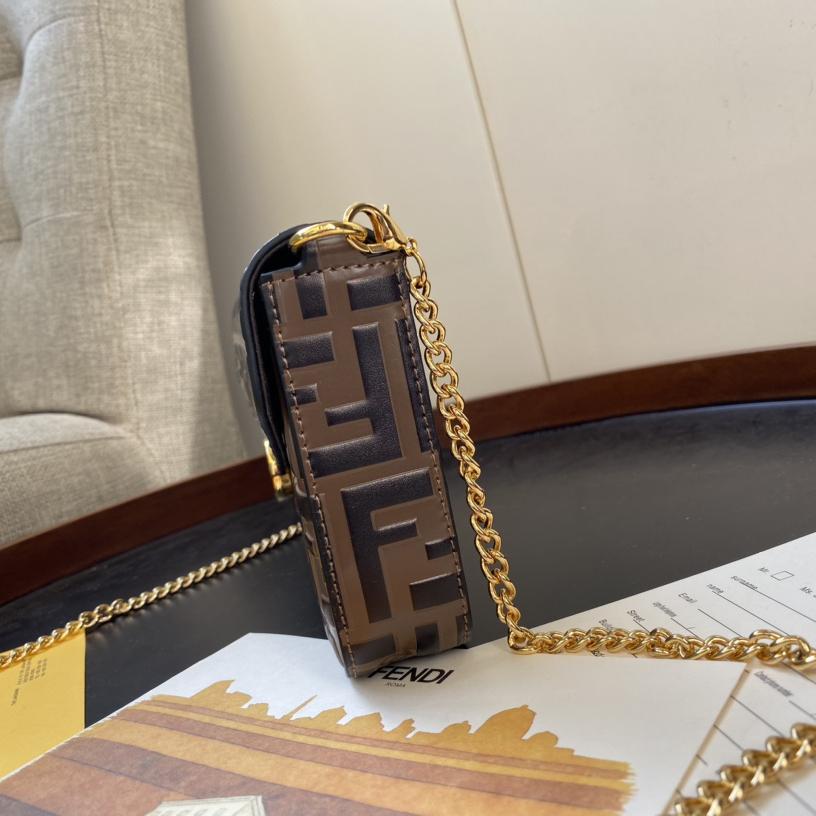 Fendi Envelope Clutch on Chain Zucca Embossed Leather （ 21-12-3.5cm ） - DopestKickz