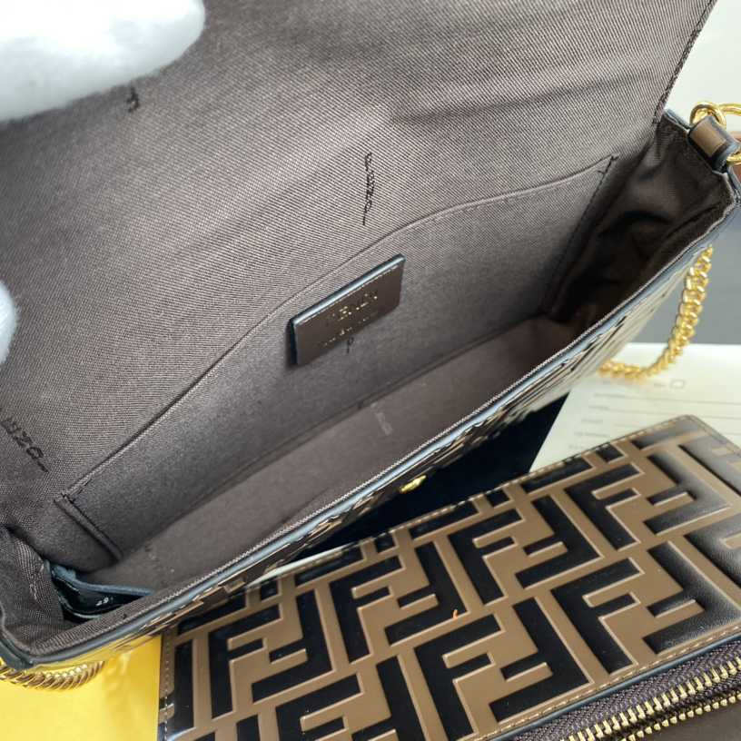 Fendi Envelope Clutch on Chain Zucca Embossed Leather （ 21-12-3.5cm ） - DopestKickz