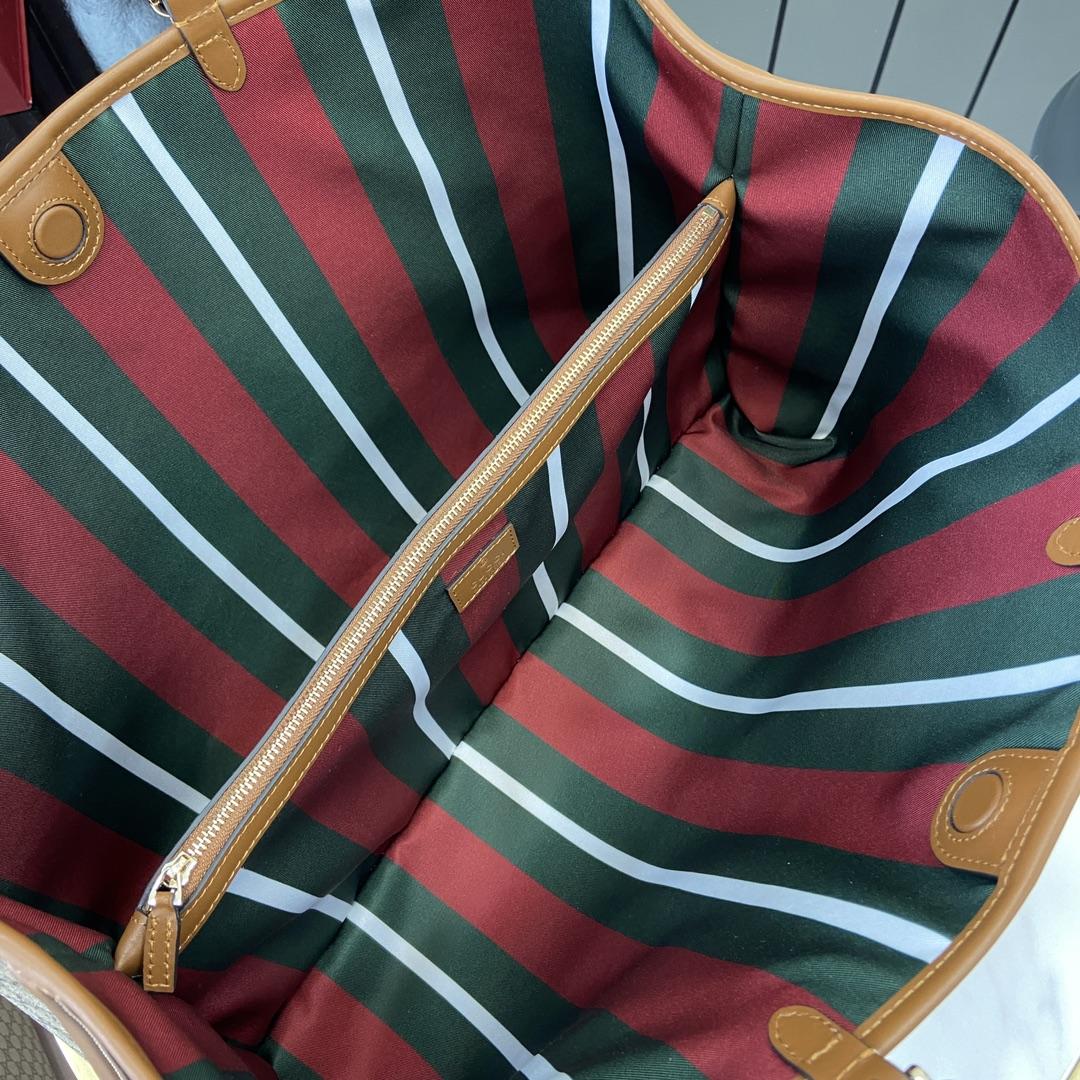 Gucci GG Emblem Large Tote Bag - DopestKickz