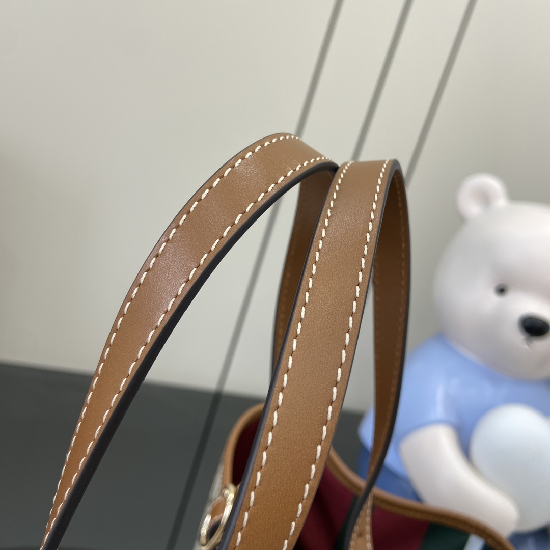 Gucci GG Emblem Large Tote Bag - DopestKickz