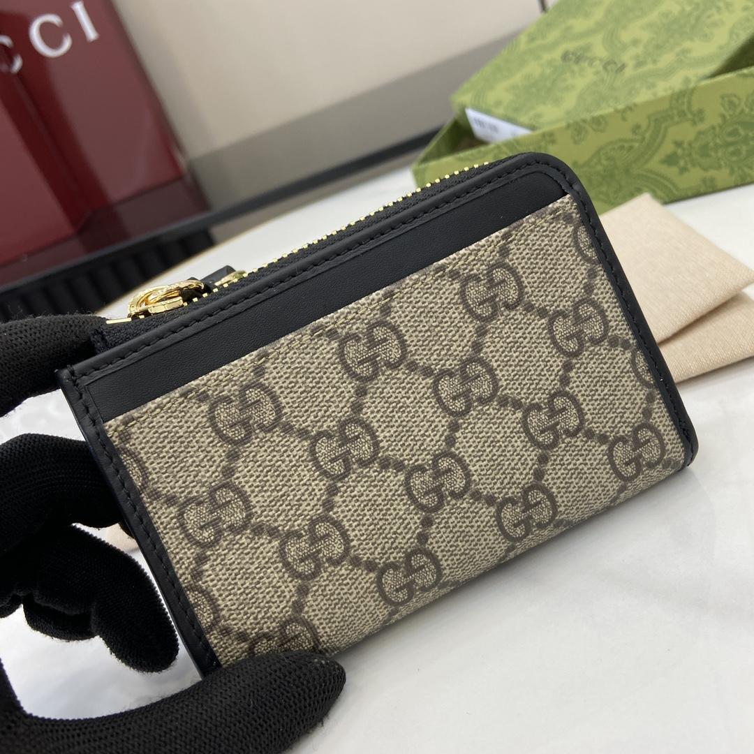 Gucci GG Emblem Zip Card Case - DopestKickz