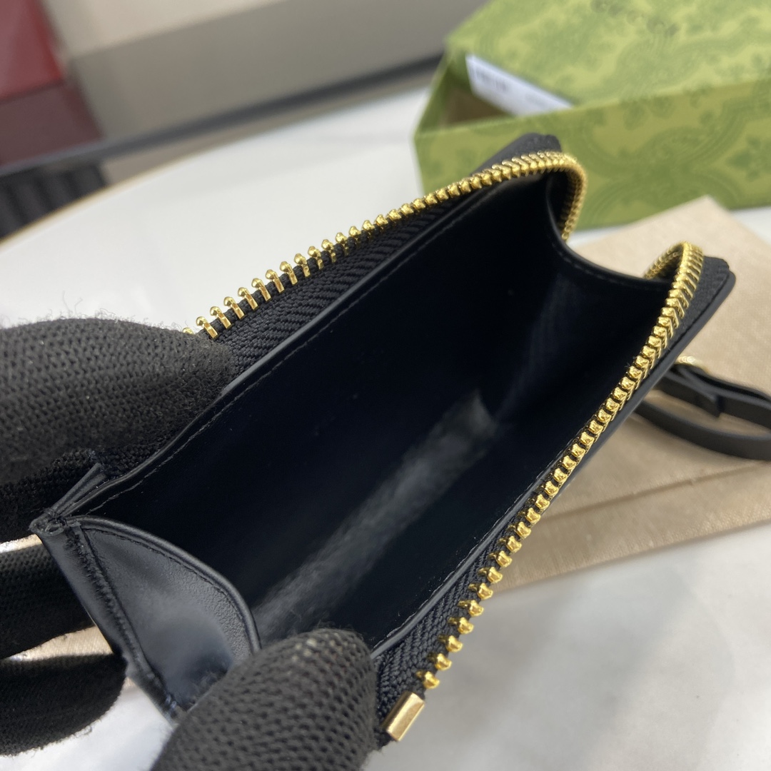 Gucci GG Emblem Zip Card Case - DopestKickz