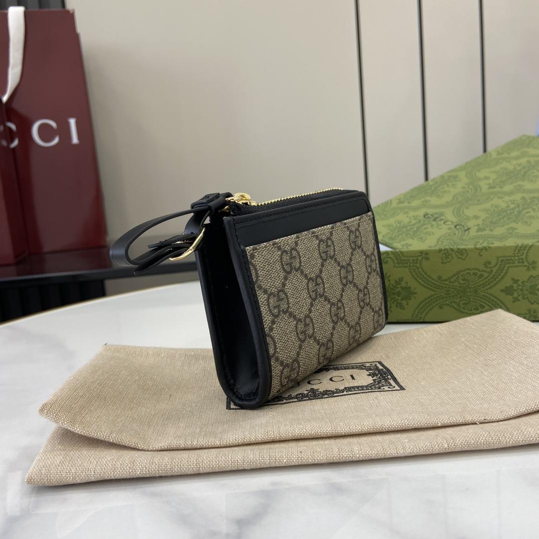 Gucci GG Emblem Zip Card Case - DopestKickz