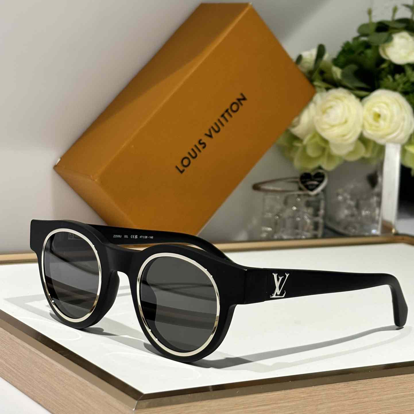 Louis Vuitton LV Legacy Round Sunglasses   Z2506U - DopestKickz
