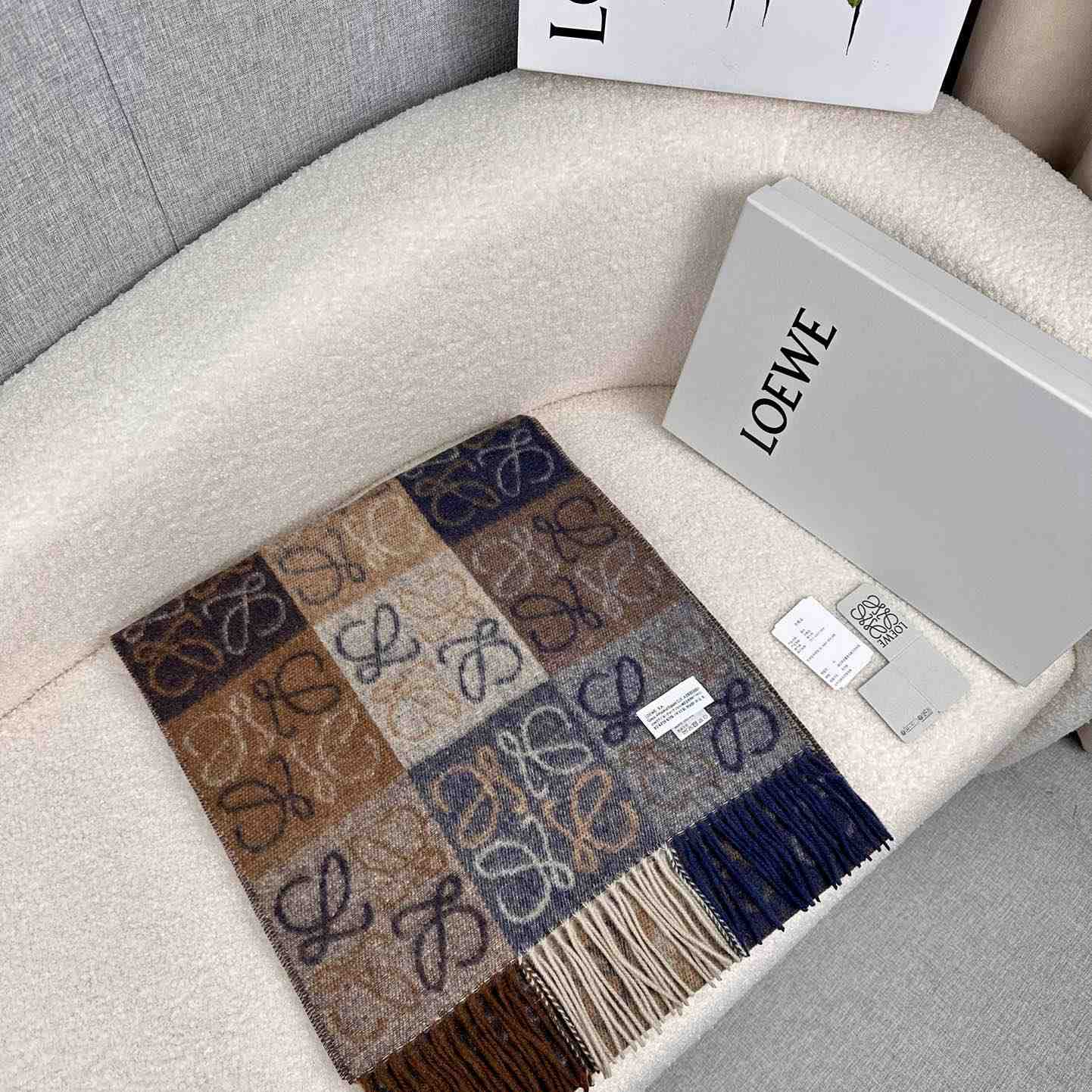 Loewe Scarf In Wool And Cashmere - DopestKickz