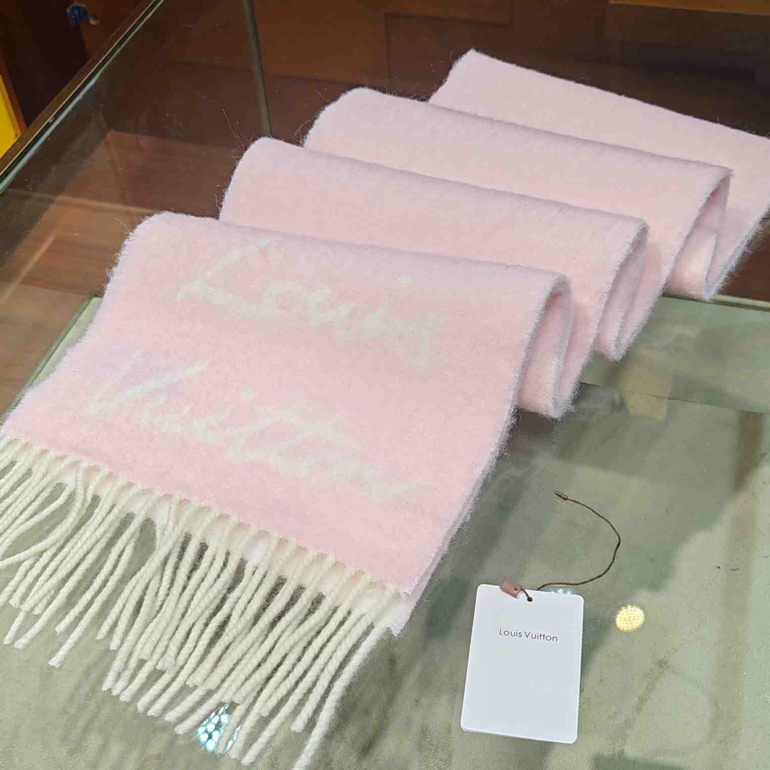 Louis Vuitton Fluffygram Scarf  M94797 - DopestKickz