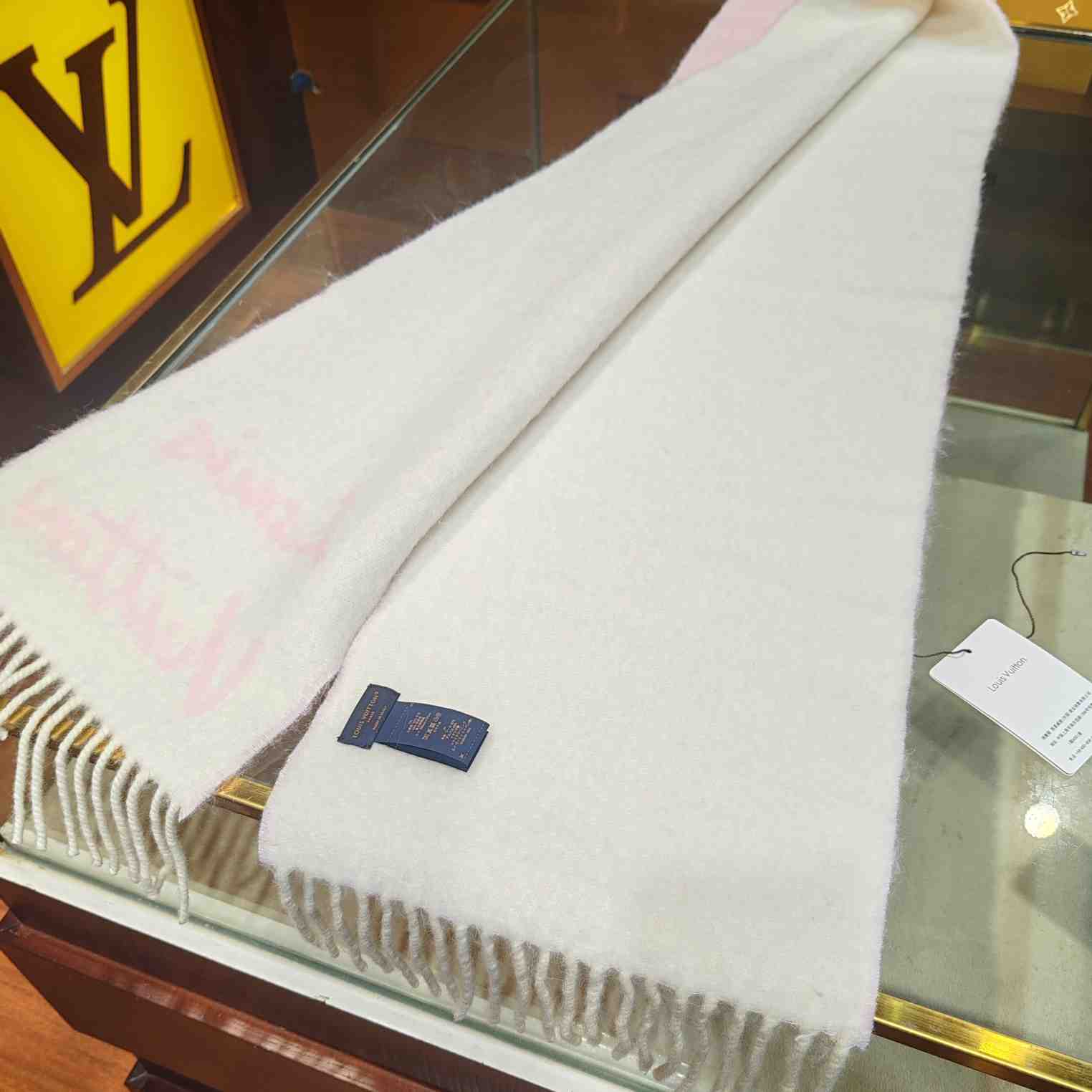 Louis Vuitton Fluffygram Scarf  M94797 - DopestKickz