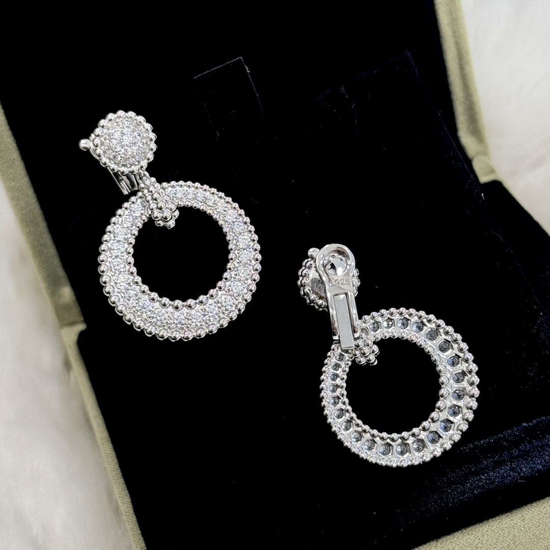 Van Cleef & Arpels Earrings - DopestKickz