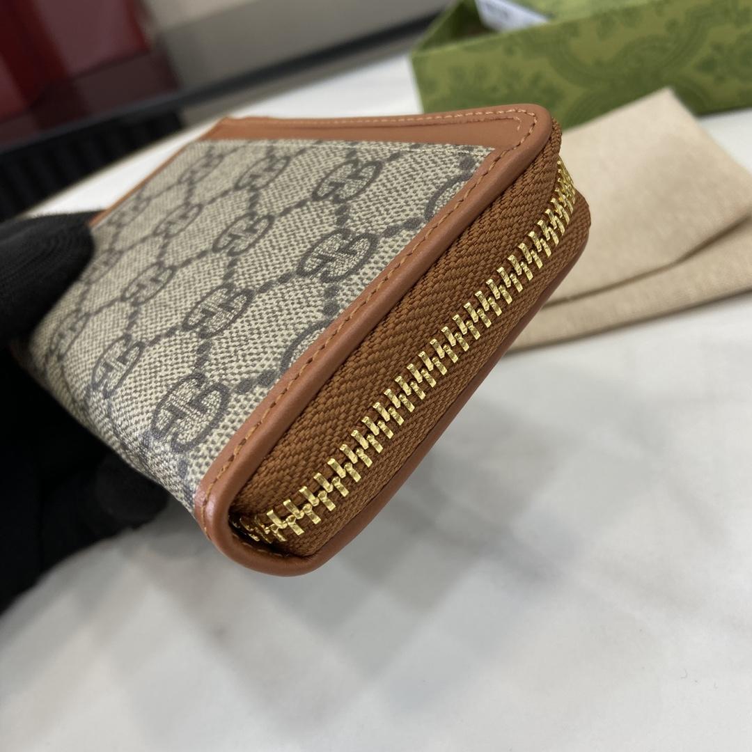 Gucci GG Emblem Zip Card Case - DopestKickz