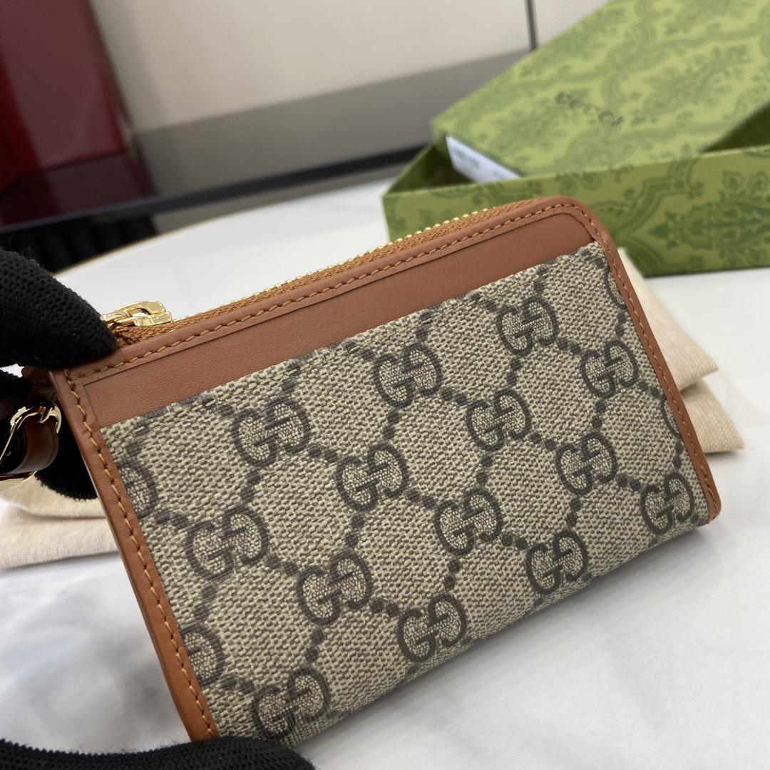 Gucci GG Emblem Zip Card Case - DopestKickz