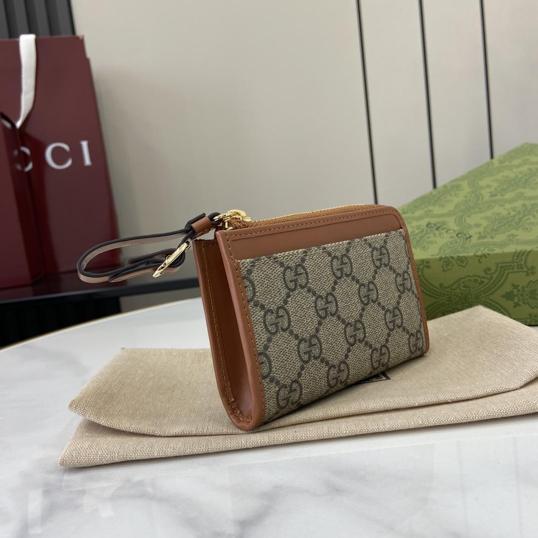 Gucci GG Emblem Zip Card Case - DopestKickz