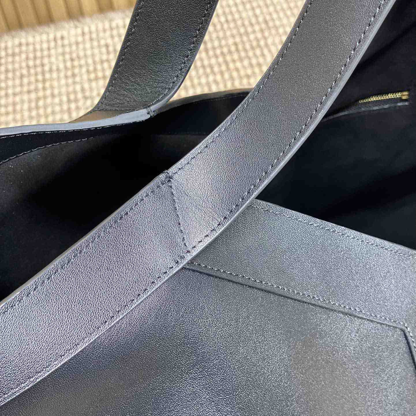 Saint Laurent Y Tote In Leather - DopestKickz