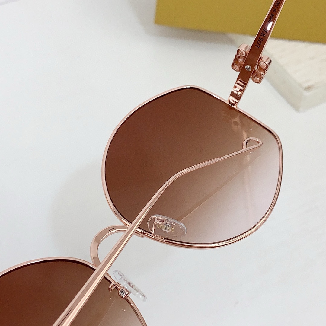 Loewe LW40109U Sunglasses  - DopestKickz