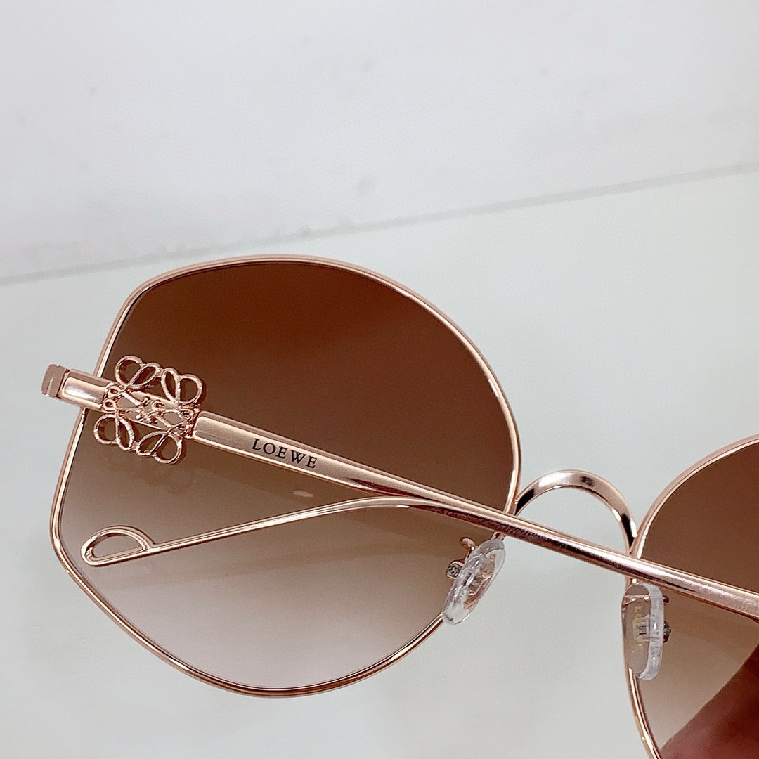 Loewe LW40109U Sunglasses  - DopestKickz