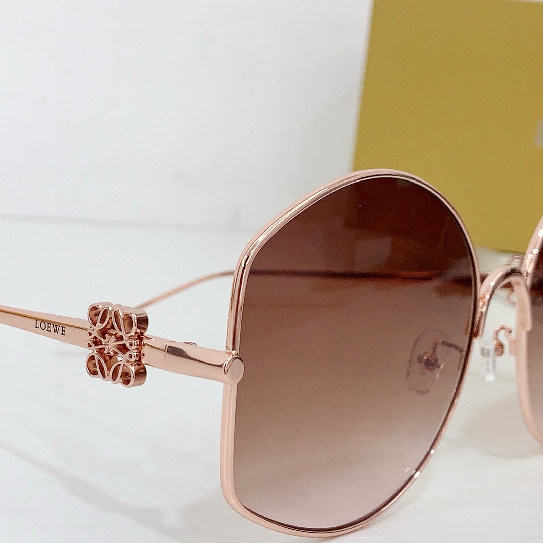 Loewe LW40109U Sunglasses  - DopestKickz
