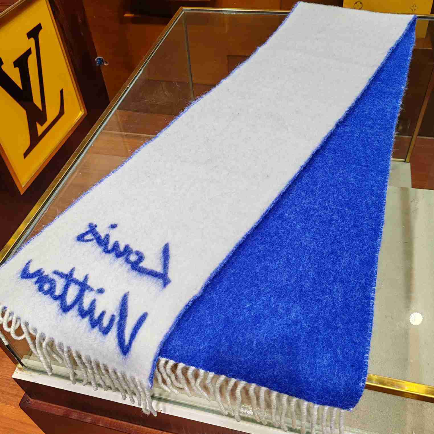 Louis Vuitton Fluffygram Scarf  M93339 - DopestKickz