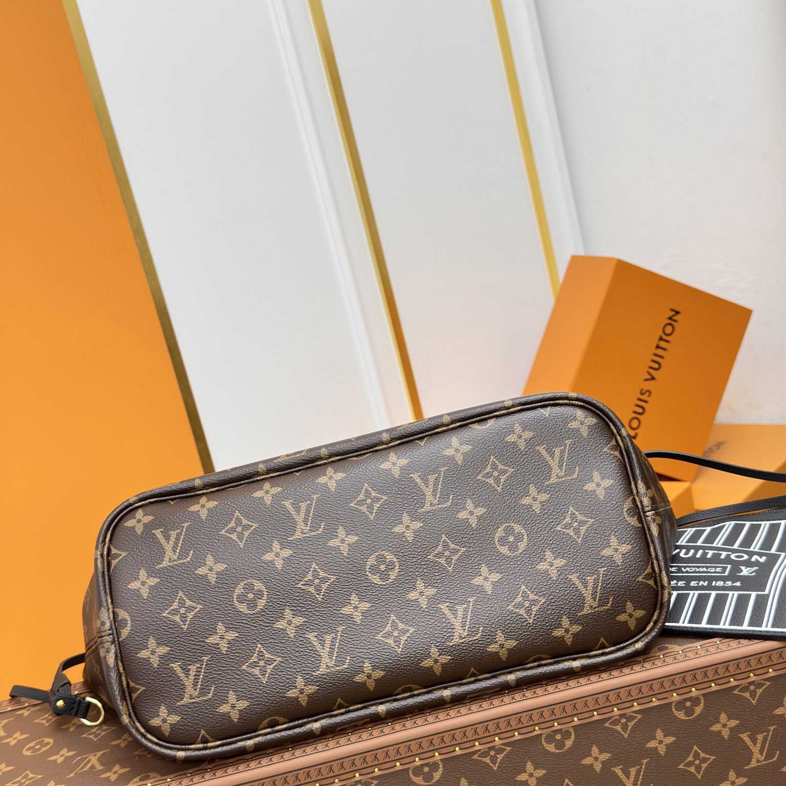 Louis Vuitton Neverfull Inside Out MM   M11946 - DopestKickz