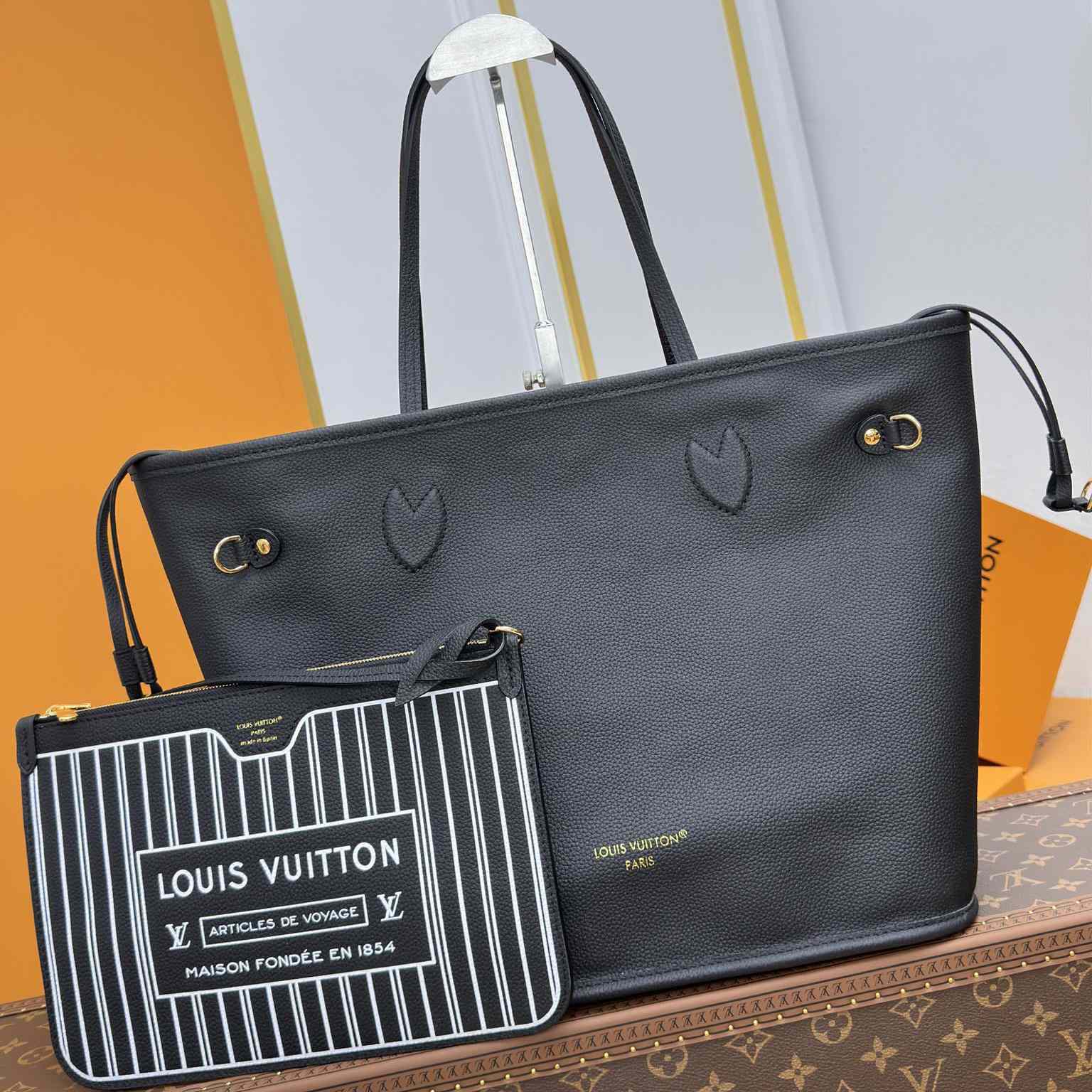 Louis Vuitton Neverfull Inside Out MM   M11946 - DopestKickz