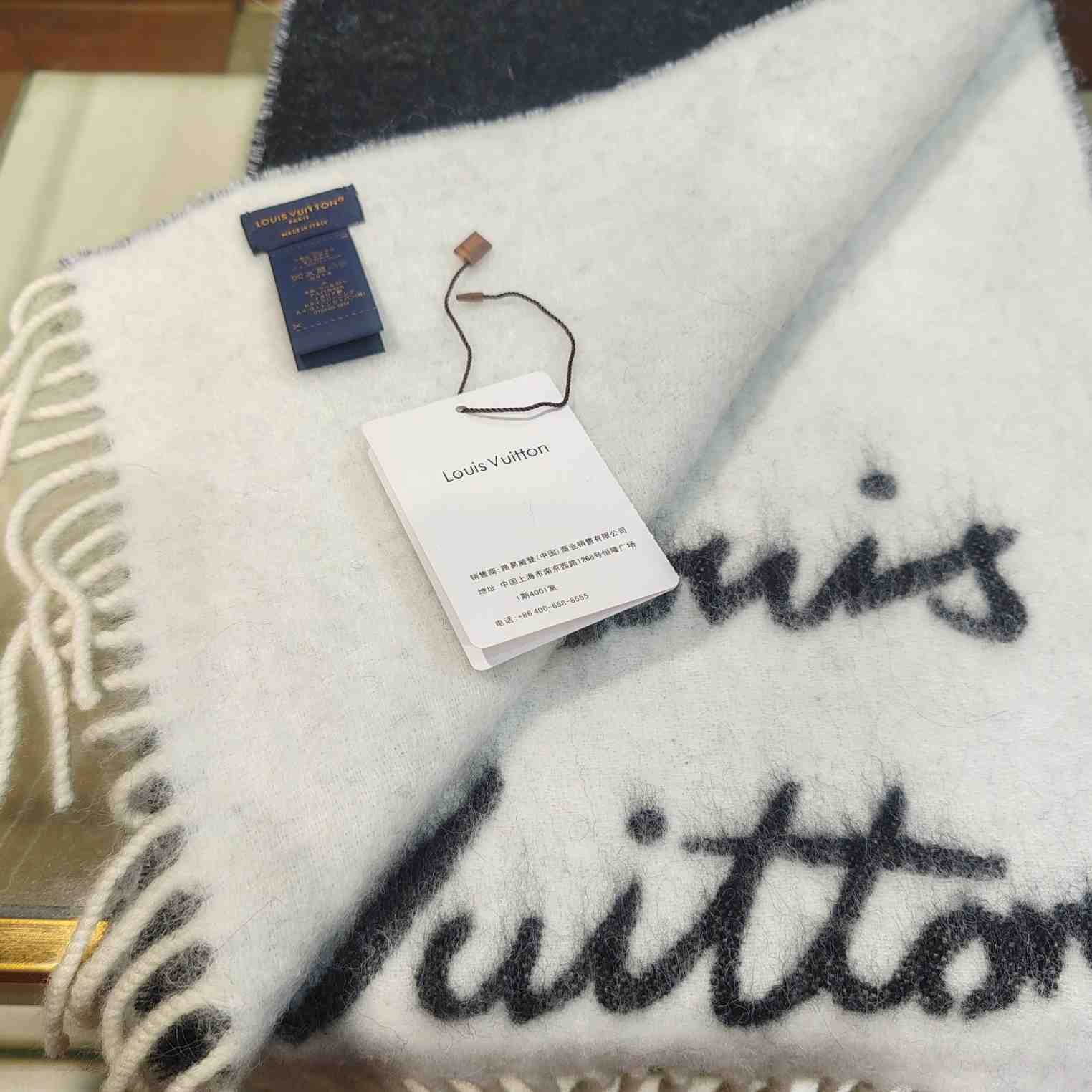 Louis Vuitton Fluffygram Scarf  M92527 - DopestKickz