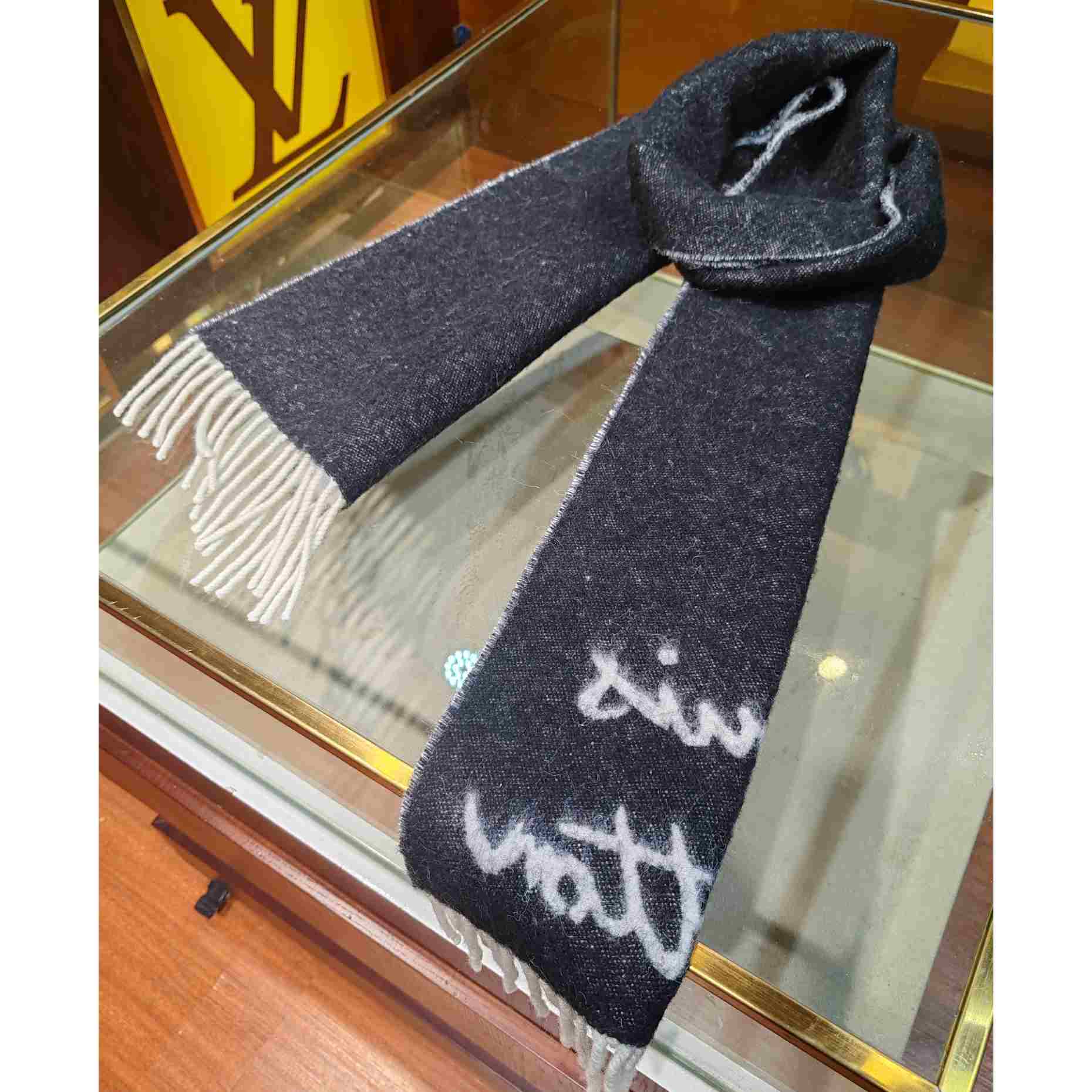 Louis Vuitton Fluffygram Scarf  M92527 - DopestKickz