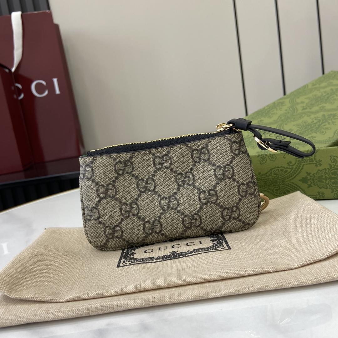 Gucci GG Emblem Key Case - DopestKickz