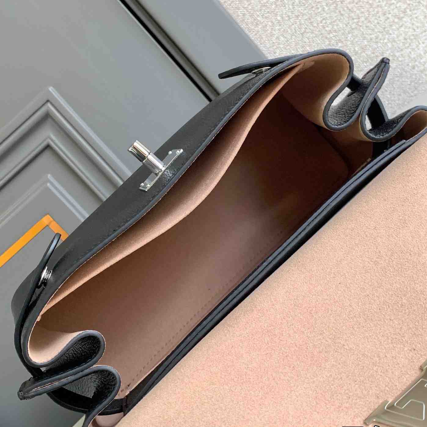 Louis Vuitton Lockme Ever BB   M53937 - DopestKickz