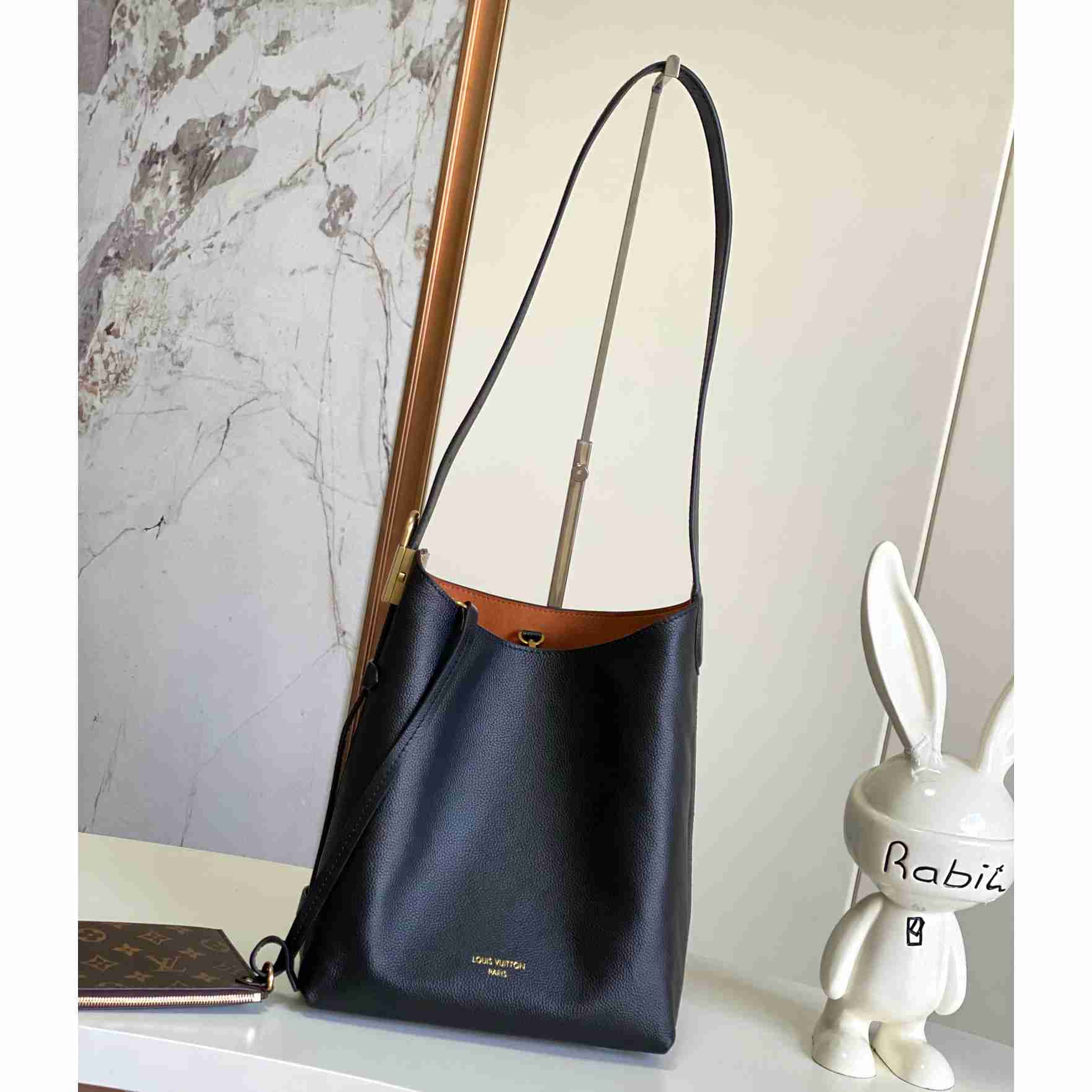 Louis Vuitton Low Key Hobo PM   M25352 - DopestKickz