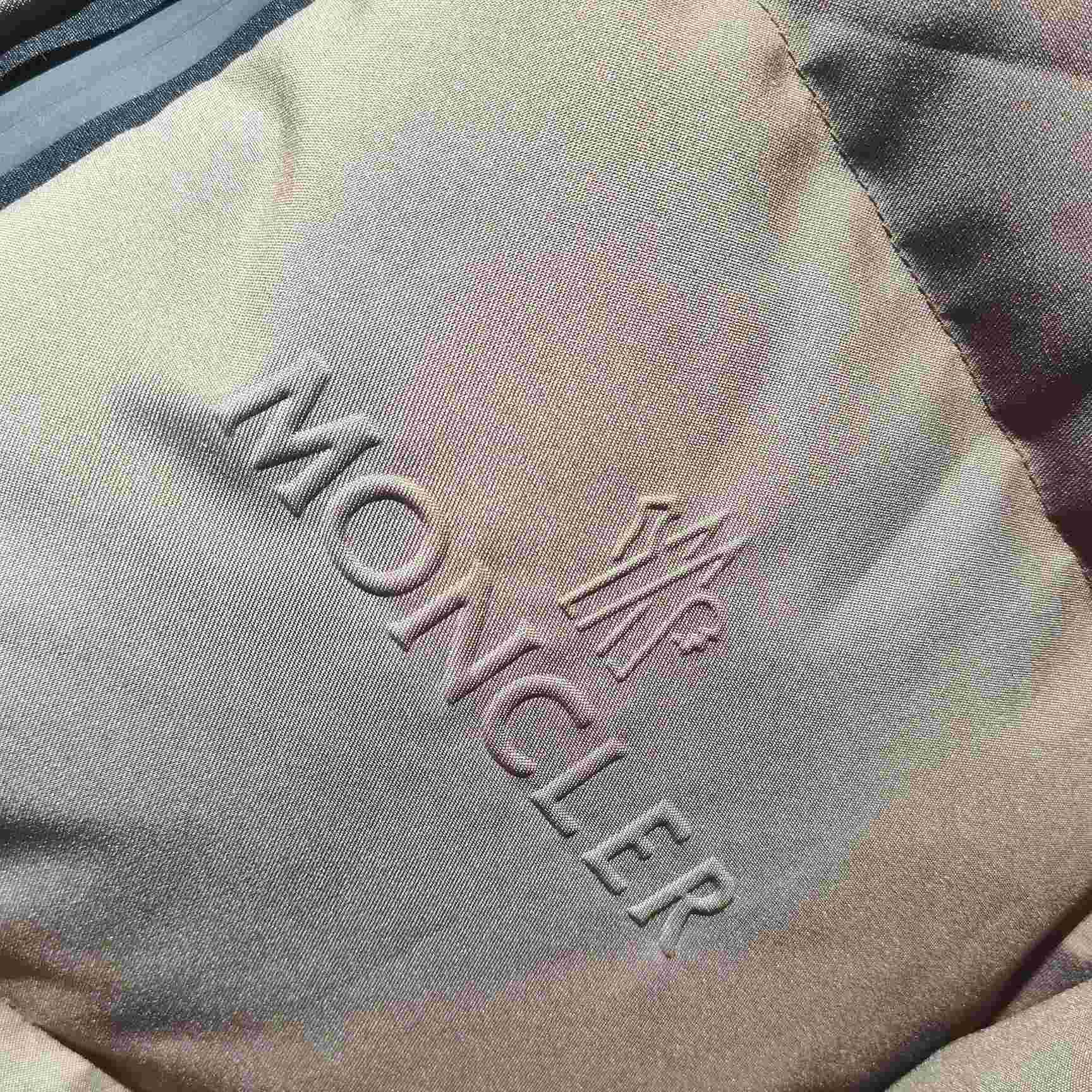 Moncler Misonet Short Down Jacket - DopestKickz