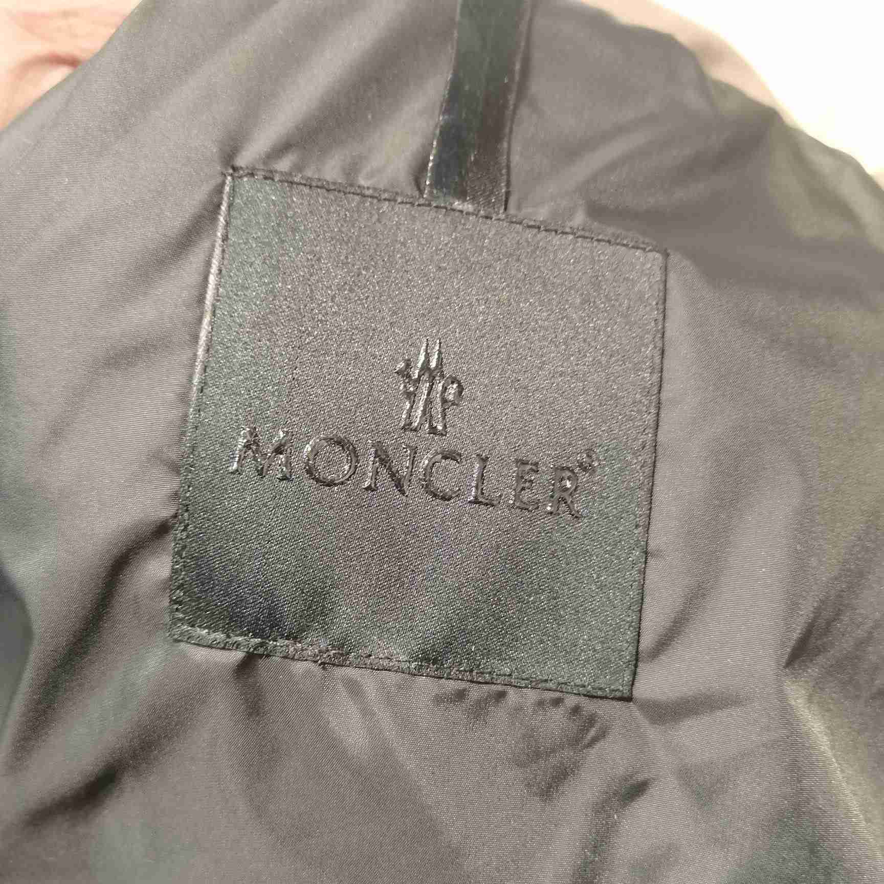 Moncler Misonet Short Down Jacket - DopestKickz