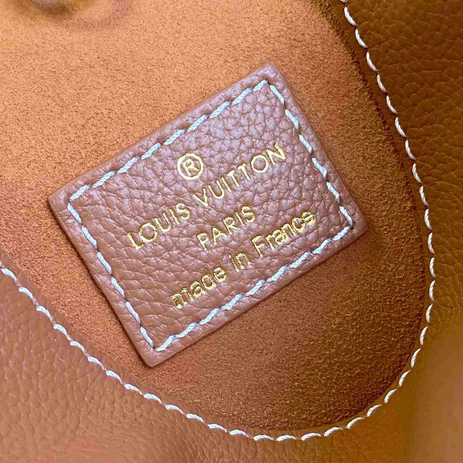 Louis Vuitton Low Key Hobo PM   M25352 - DopestKickz