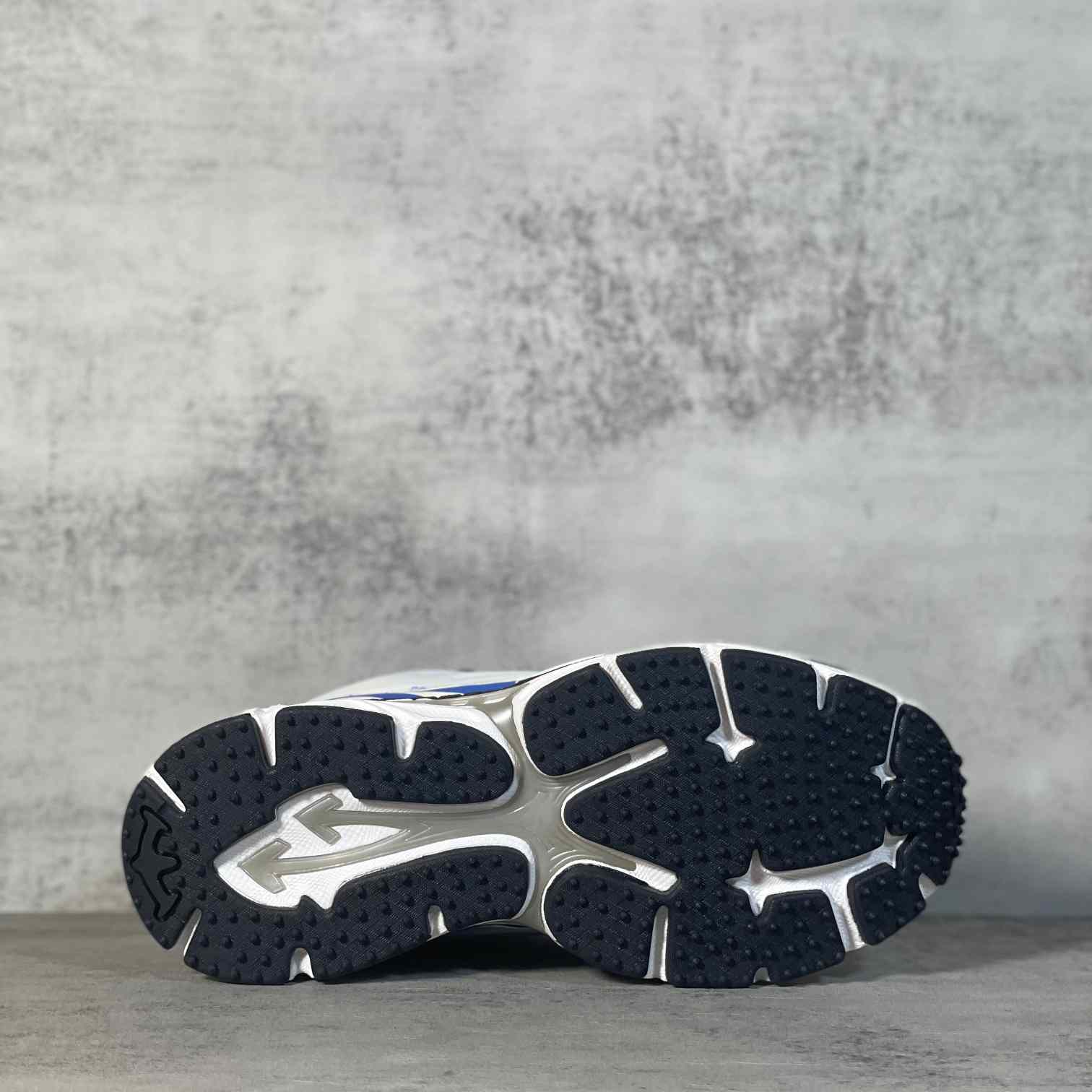 Off-White c/oVrgil Abloh™ Sneakers - DopestKickz