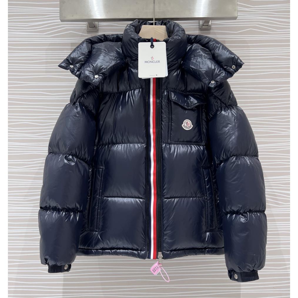 Moncler Montbeliard Short Down Jacket - DopestKickz