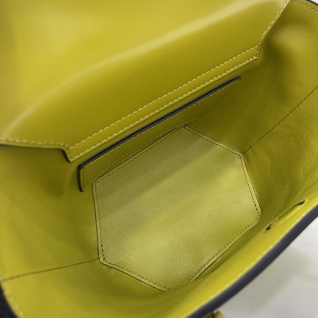 Gucci Mini Bamboo Top Handle Tote Bag - DopestKickz