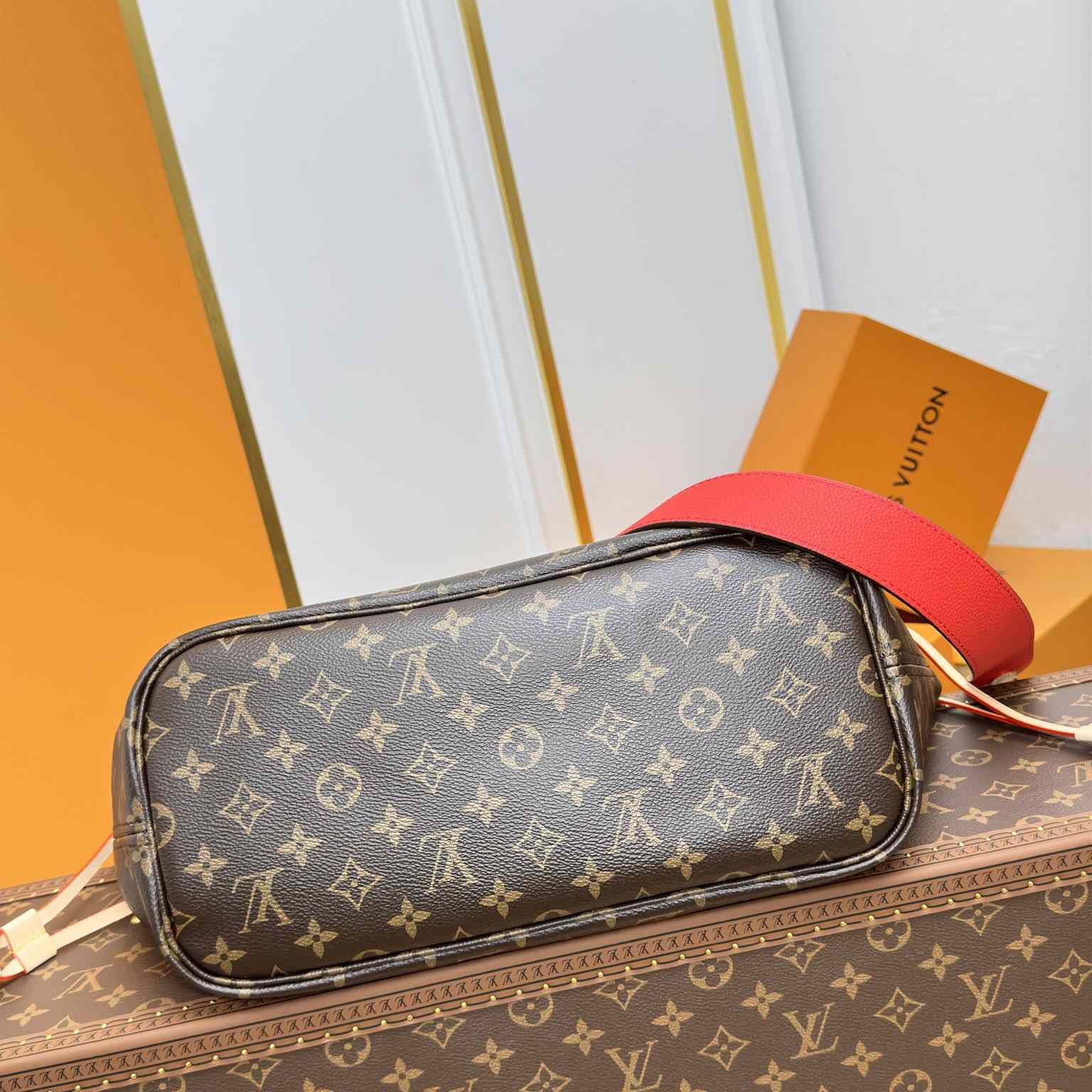 Louis Vuitton Neverfull Bandoulière Inside Out MM   M12096 - DopestKickz