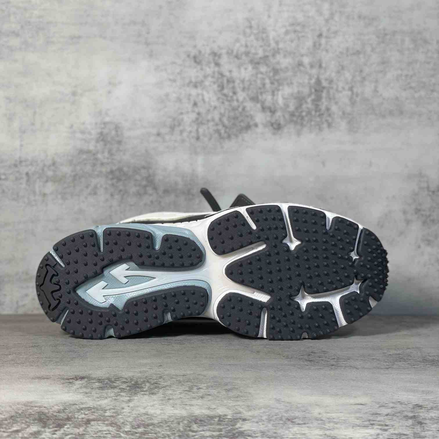 Off-White c/oVrgil Abloh™ Sneakers - DopestKickz