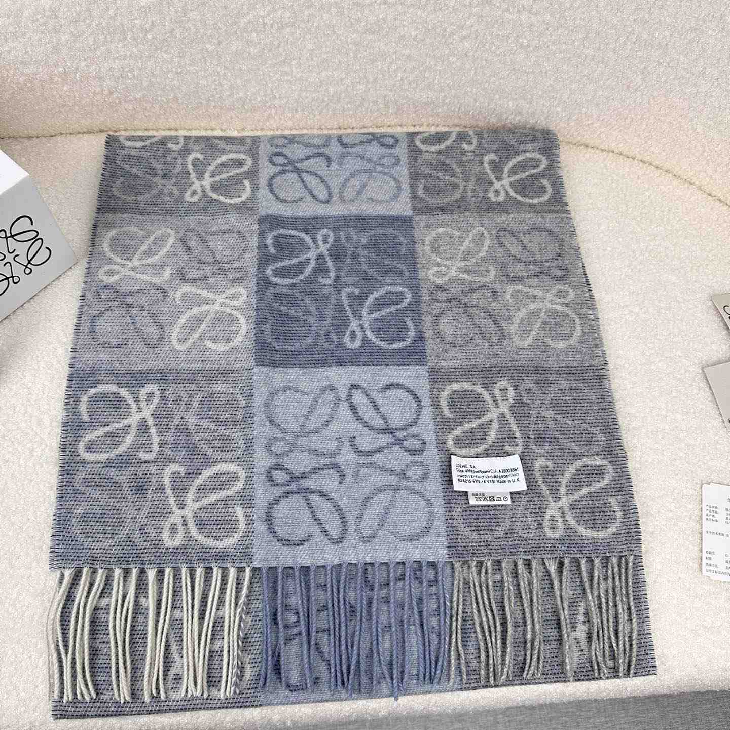 Loewe Scarf In Wool And Cashmere - DopestKickz