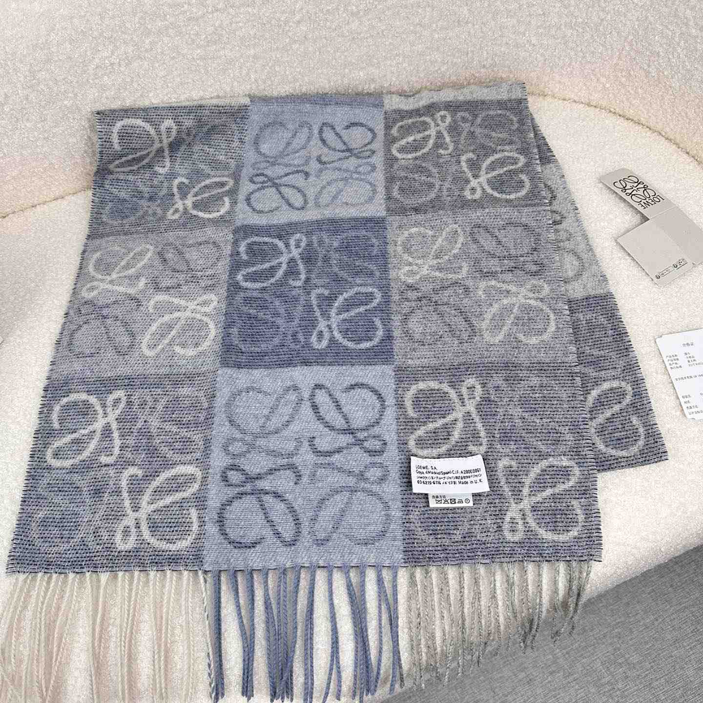 Loewe Scarf In Wool And Cashmere - DopestKickz