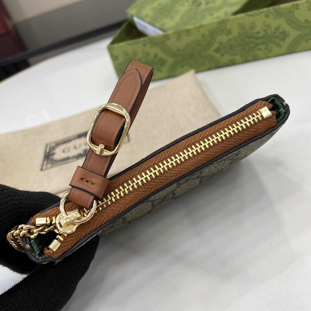 Gucci GG Emblem Key Case - DopestKickz