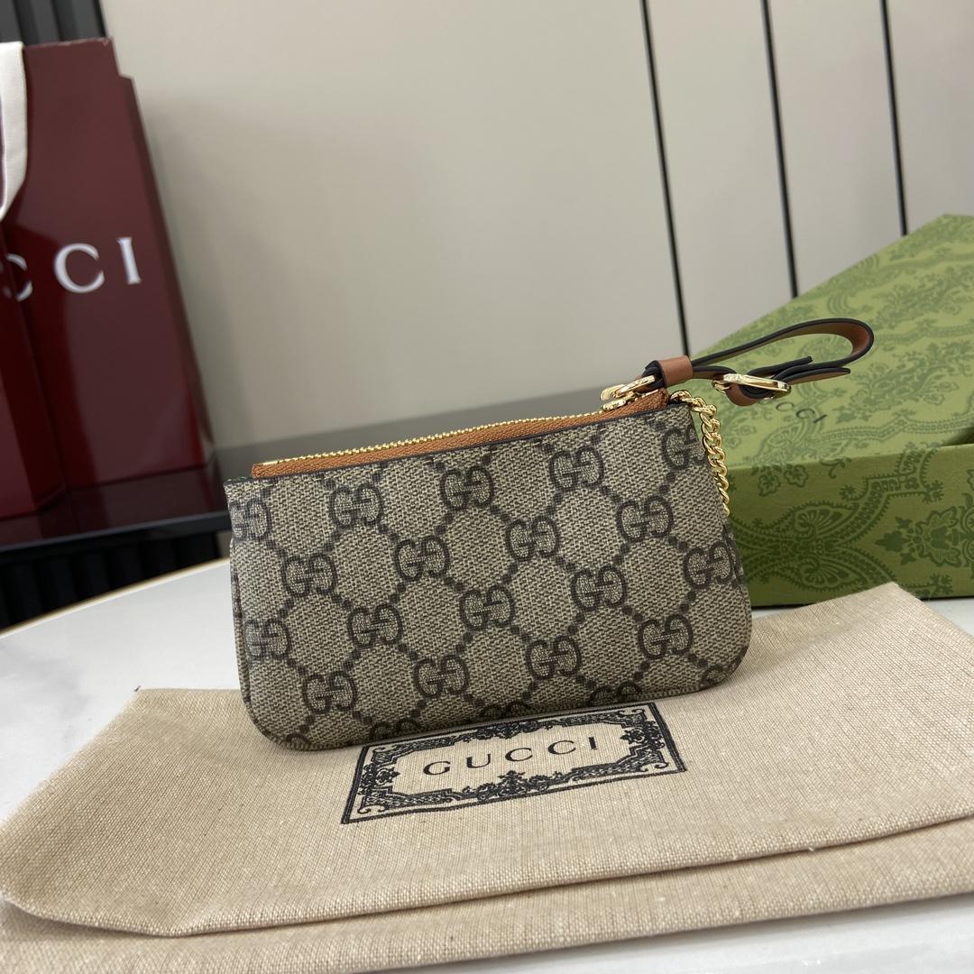 Gucci GG Emblem Key Case - DopestKickz