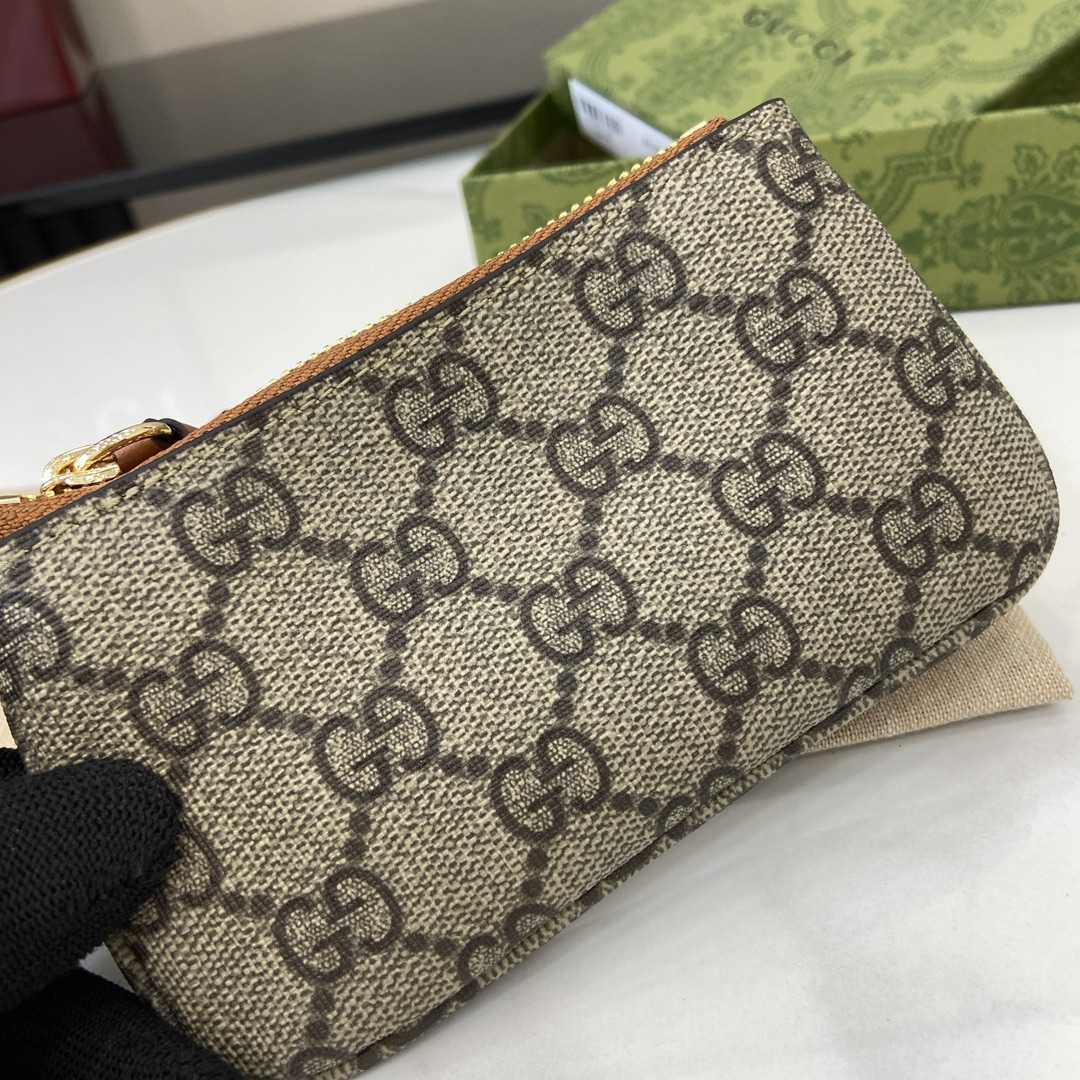 Gucci GG Emblem Key Case - DopestKickz