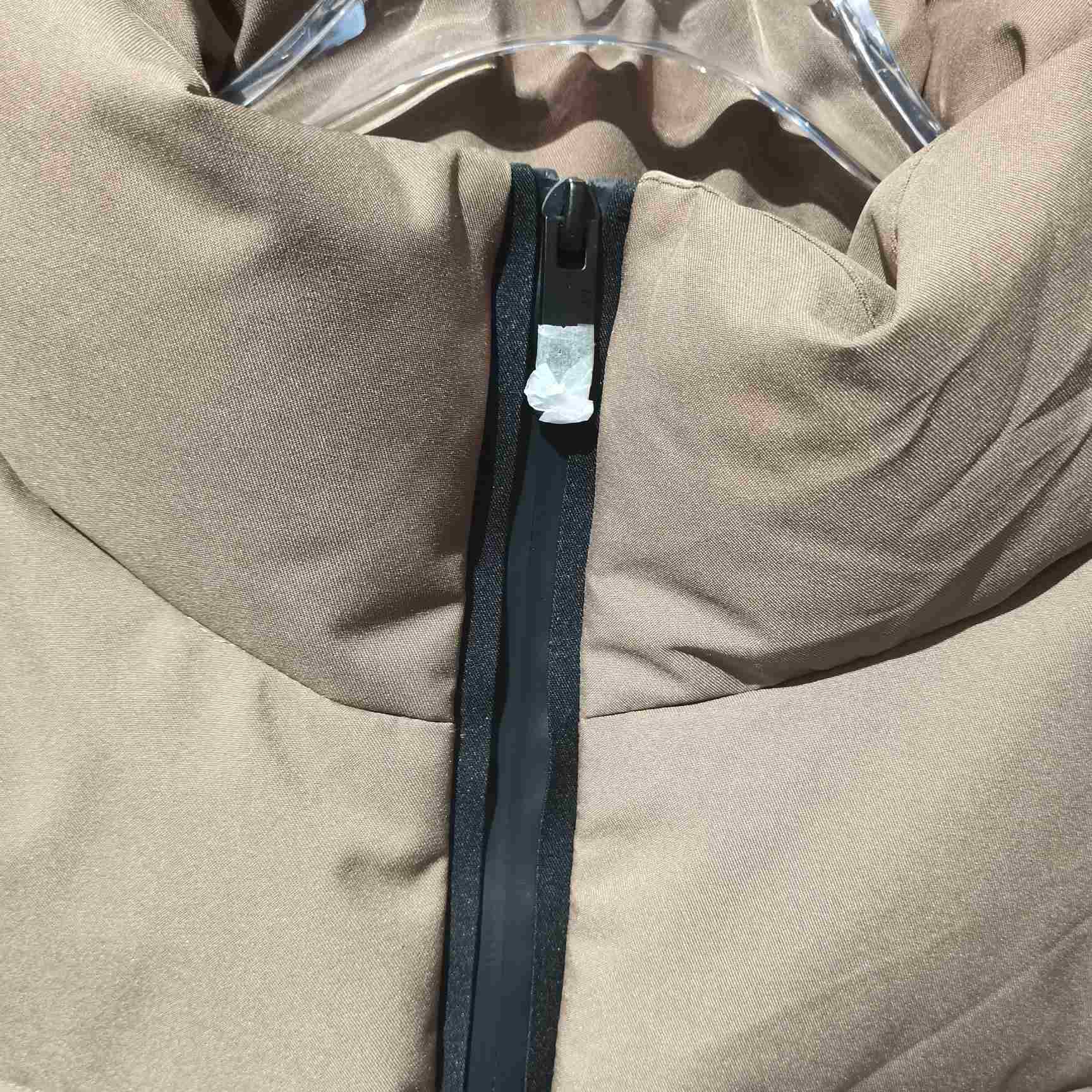 Moncler Misonet Short Down Jacket - DopestKickz