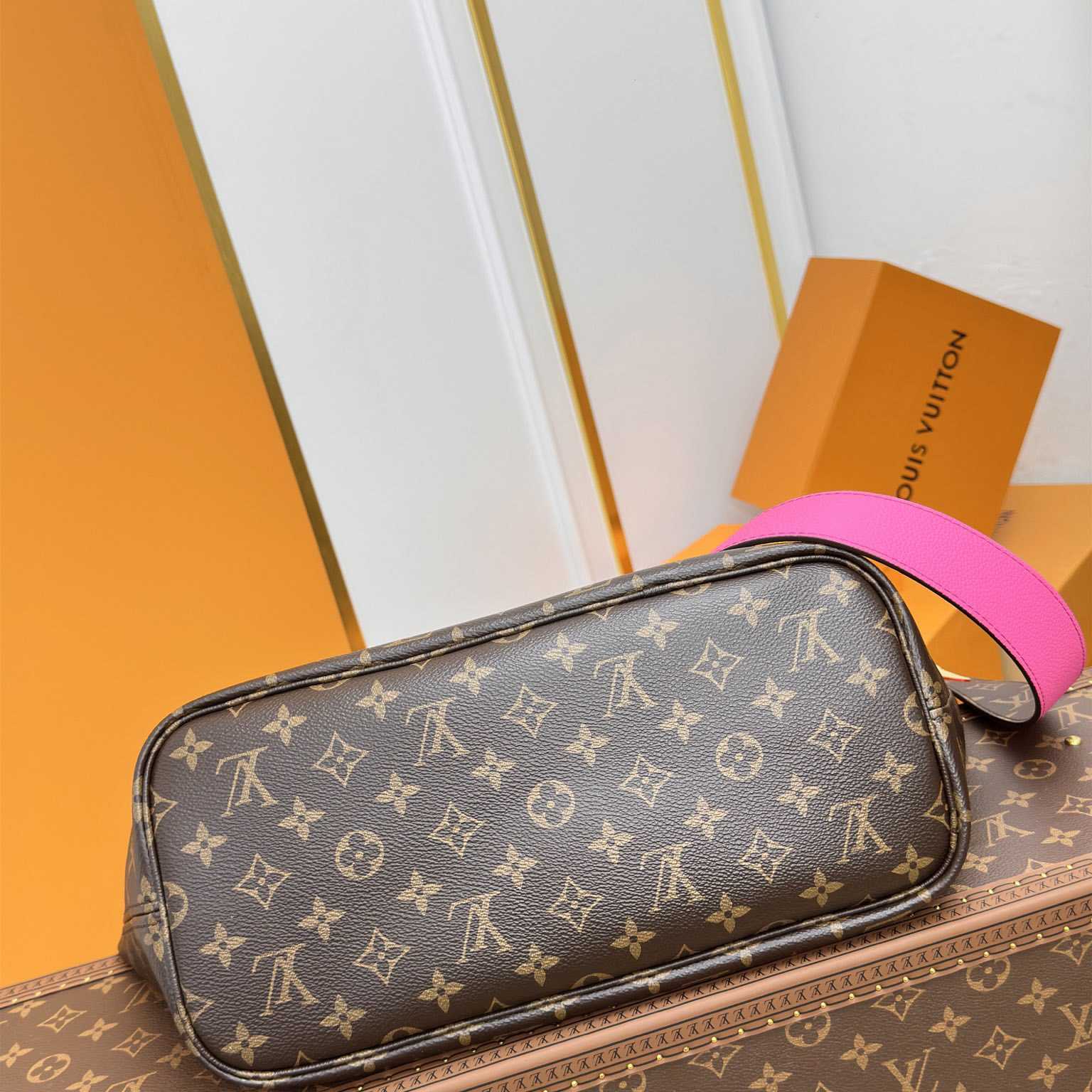 Louis Vuitton Neverfull Bandoulière Inside Out MM   M12257 - DopestKickz